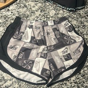 Nike gym shorts, women’s size small. Barley worn.